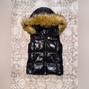 AQUA Gloss Puffer Vest With Faux Fir Lined Hood
